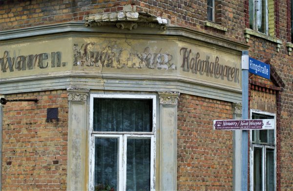 Eine alte Hausfassade in Rieth.